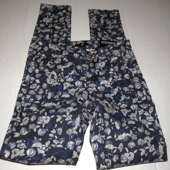 H&M Floral jeans - Picture 5 of 6